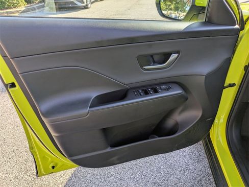 Used 2024 Hyundai Kona Limited image 13