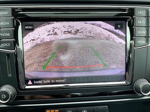 Used 2017 Volkswagen Jetta SE image 19