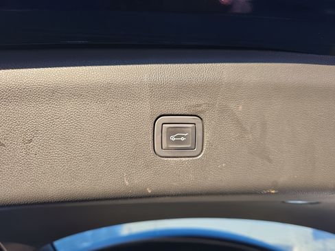 Used 2024 Buick Enclave Premium w/ Experience Buick Package AWD/4WD image 5