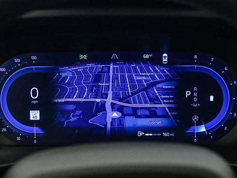 Certified 2025 Volvo XC40 B5 Plus w/ Climate Package image 28