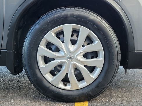 Used 2015 Nissan Rogue S image 5