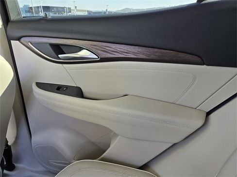 Used 2023 Buick Envision Avenir image 13