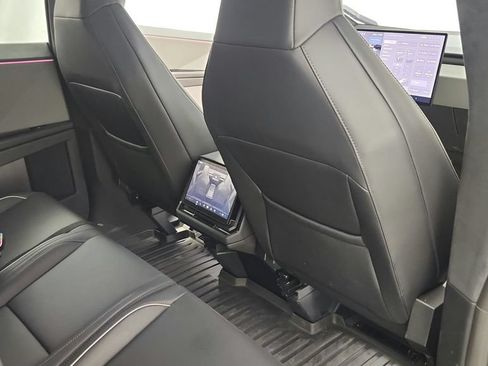 Used 2024 Tesla Cybertruck AWD Crew Cab image 26