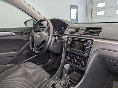 Used 2016 Volkswagen Passat 1.8T R-Line FWD image 38