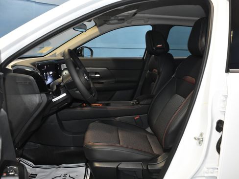 New 2026 Nissan Kicks SR w/ SR Premium Package image 5