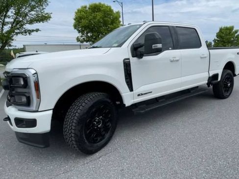 Certified 2025 Ford F250 Lariat w/ Lariat Ultimate Package AWD/4WD image 6