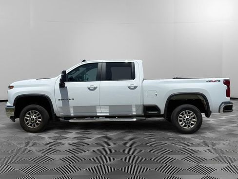 Used 2025 Chevrolet Silverado 2500 LT w/ Convenience Package AWD/4WD image 2