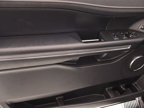 Used 2024 Ford Expedition Max XLT image 17