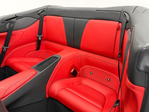 Used 2020 Ferrari Portofino RWD image 16