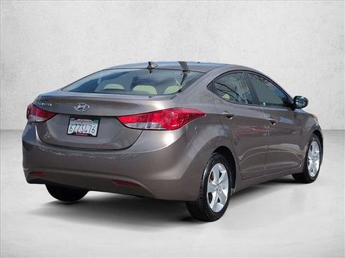Used 2013 Hyundai Elantra GLS w/ Preferred Pkg image 5