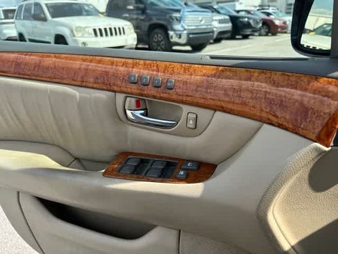 Used 2004 Lexus LS 430 w/ Premium Pkg RWD image 11
