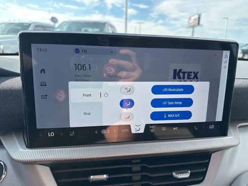 New 2026 Ford Explorer Active w/ Active Comfort Package image 24