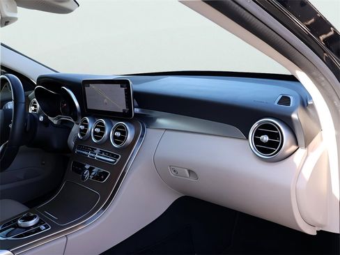 Used 2020 Mercedes-Benz C 300 4MATIC Sedan image 11