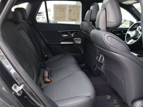 Used 2026 Mercedes-Benz GLC 300 image 25