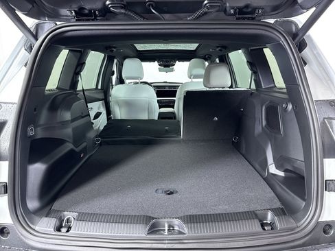 New 2026 Jeep Cherokee Overland w/ Advanced Pro Tech Group AWD/4WD image 9