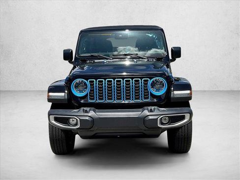Used 2024 Jeep Wrangler Unlimited Sahara AWD/4WD image 3