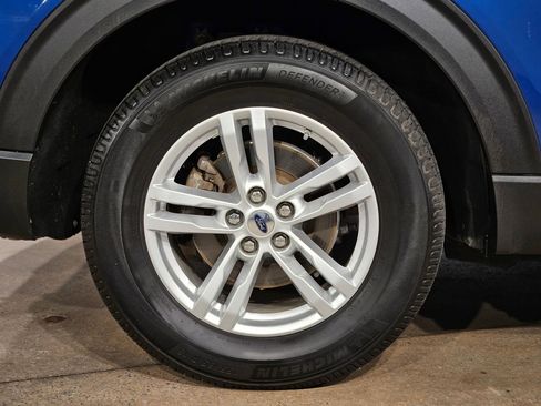 Used 2020 Ford Explorer XLT w/ Equipment Group 202A image 17