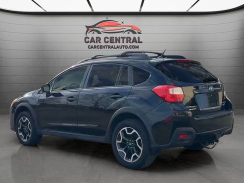 Used 2017 Subaru Crosstrek 2.0i Premium w/ Moonroof Package AWD/4WD image 3