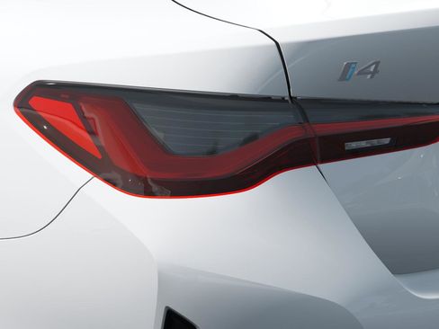 New 2025 BMW i4 eDrive40 image 8
