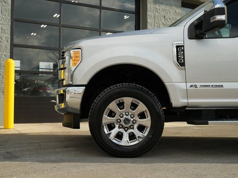 Used 2017 Ford F250 Lariat w/ Chrome Package image 17