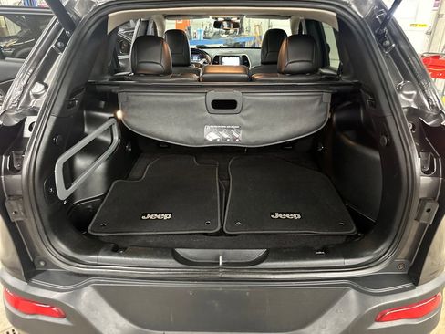 Used 2018 Jeep Cherokee High Altitude w/ Luxury Group image 27