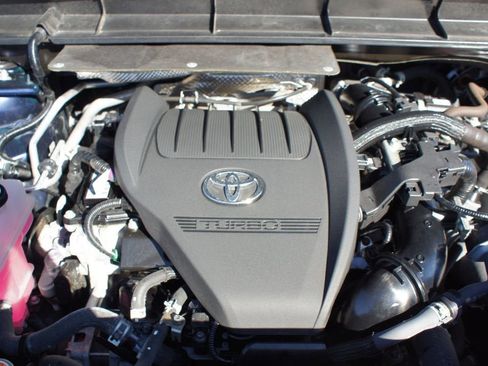 Used 2023 Toyota Highlander LE image 27