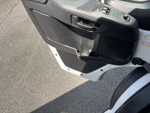 Used 2025 RAM ProMaster 2500 w/ Convenience Group FWD image 15