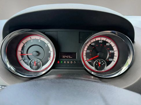 Used 2018 Dodge Grand Caravan SE w/ UConnect Hands-Free Group FWD image 20
