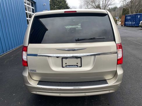 Used 2012 Chrysler Town & Country Touring-L w/ Entertainment Group #2 image 13