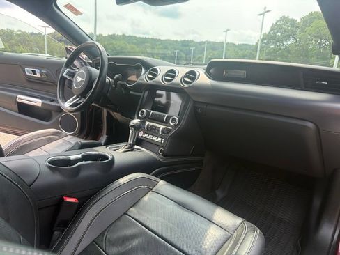 Used 2018 Ford Mustang Premium w/ Equipment Group 201A RWD image 31