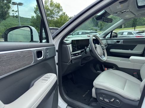Used 2025 Hyundai Santa Fe Calligraphy AWD/4WD image 9