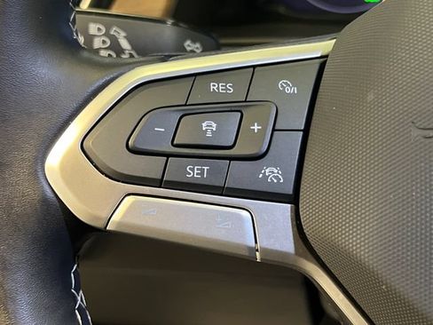 Certified 2025 Volkswagen Atlas SE FWD image 20
