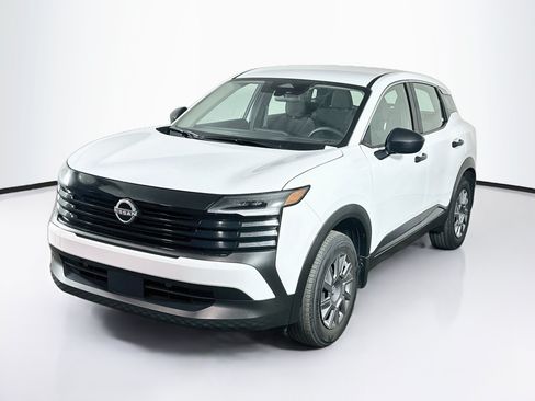 Used 2025 Nissan Kicks S FWD image 3