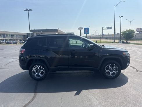 Used 2022 Jeep Compass Trailhawk w/ Trailhawk Convenience Group image 2