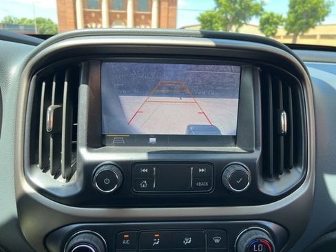 Used 2022 Chevrolet Colorado Z71 w/ Safety Package AWD/4WD image 38