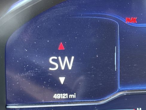 Used 2025 Chevrolet Silverado 2500 ZR2 w/ Technology Package image 21