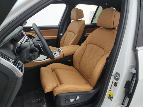 Used 2023 BMW X5 xDrive45e w/ Luxury Seating Package image 11