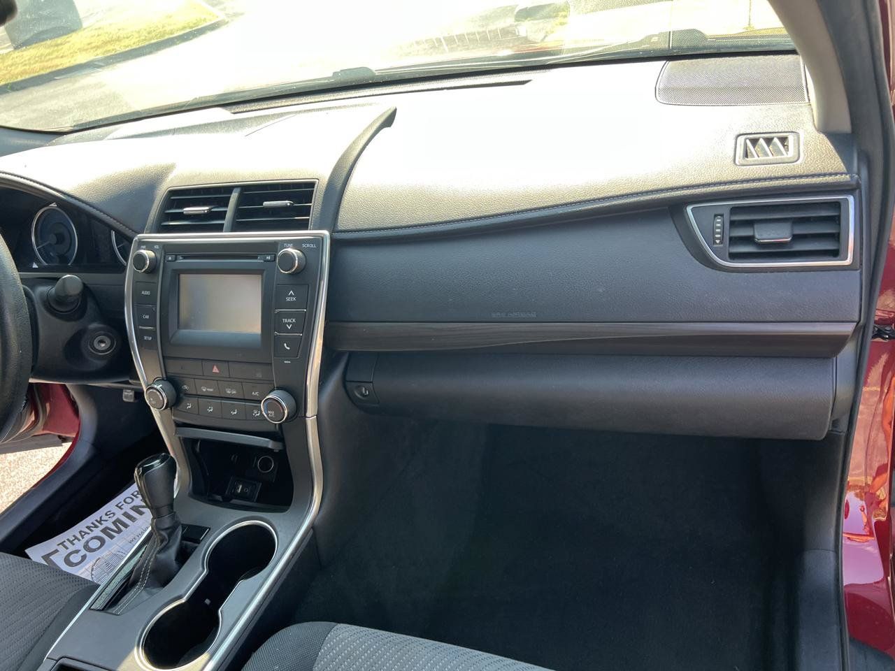 Used 2017 Toyota Camry LE FWD image 34