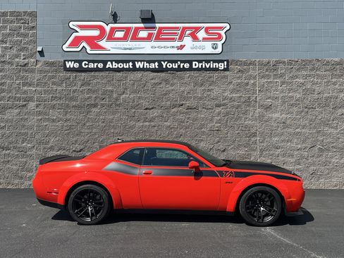Used 2023 Dodge Challenger R/T Scat Pack RWD image 4