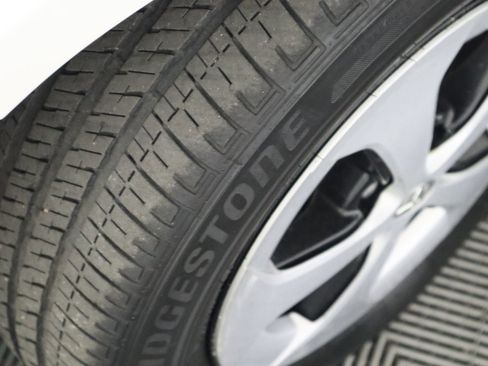 Used 2015 Toyota Prius Four image 60