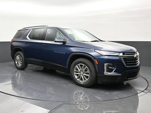 Used 2023 Chevrolet Traverse LT FWD image 7