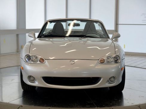 Used 2003 MAZDA MX-5 Miata RWD image 3