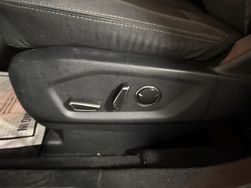 Used 2016 Ford Explorer XLT image 54