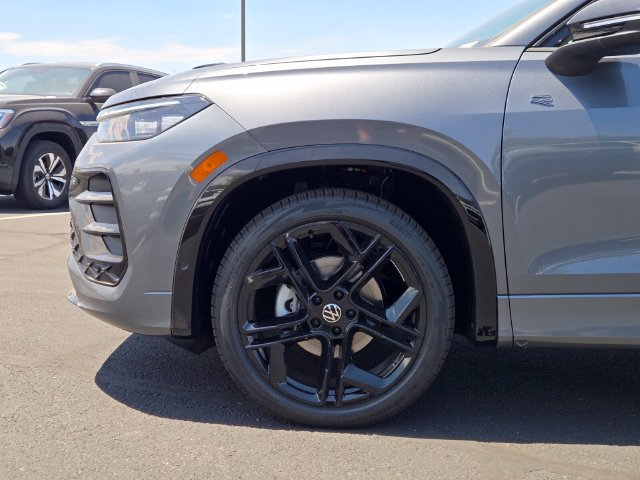 New 2026 Volkswagen Tiguan SE R-Line FWD image 5