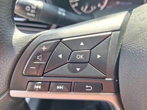 Used 2025 Nissan Altima 2.5 SV FWD image 21