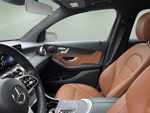 Used 2022 Mercedes-Benz GLC 300 4MATIC Coupe image 13