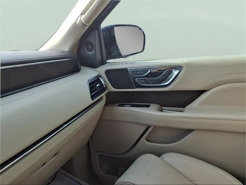 Used 2019 Lincoln Navigator Reserve w/ Cargo Package image 22