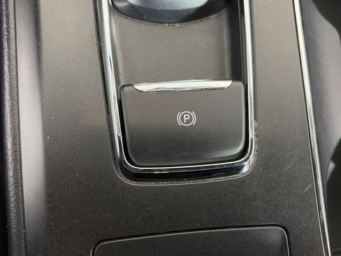 Used 2018 Ford Fusion SE w/ Fusion SE Technology Package FWD image 24