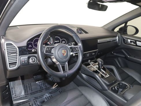 Used 2023 Porsche Cayenne Platinum Edition AWD/4WD image 26