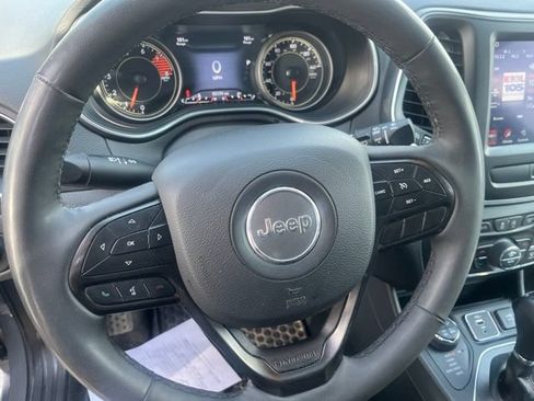 Used 2022 Jeep Cherokee Trailhawk w/ Sound & Nav Group AWD/4WD image 7